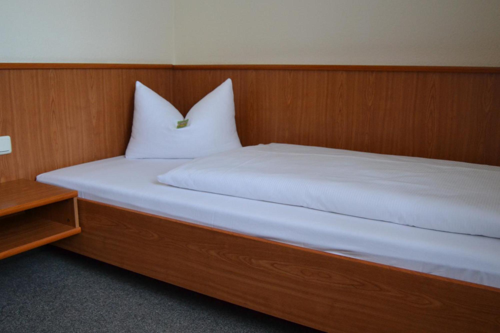 Hotel Anker Saalfeld Saale Oda fotoğraf