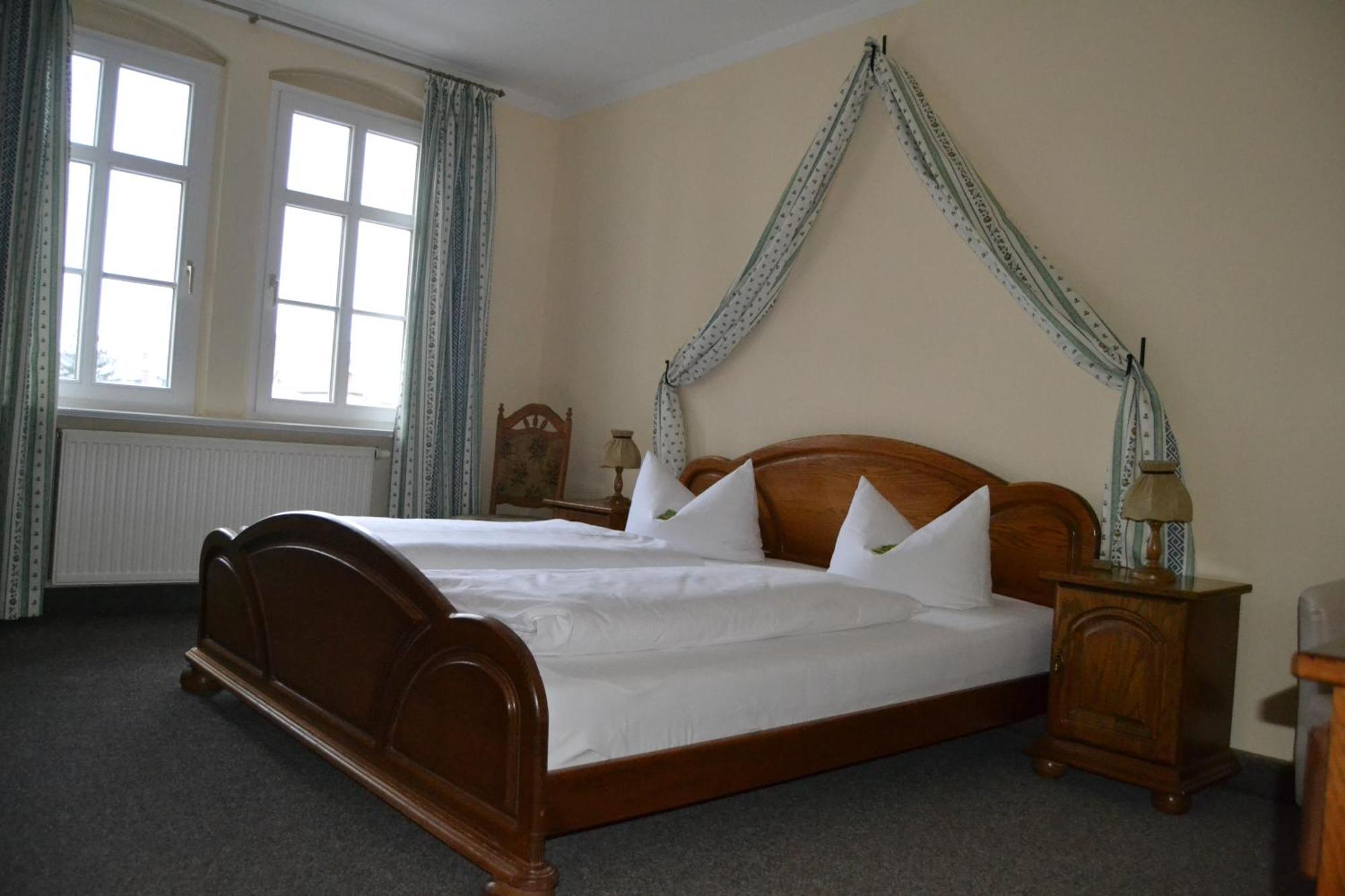 Hotel Anker Saalfeld Saale Oda fotoğraf